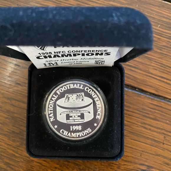 1998 Atlanta Falcons NFC Conference Champions Limited Edition Medallion. - Picture 5 of 6